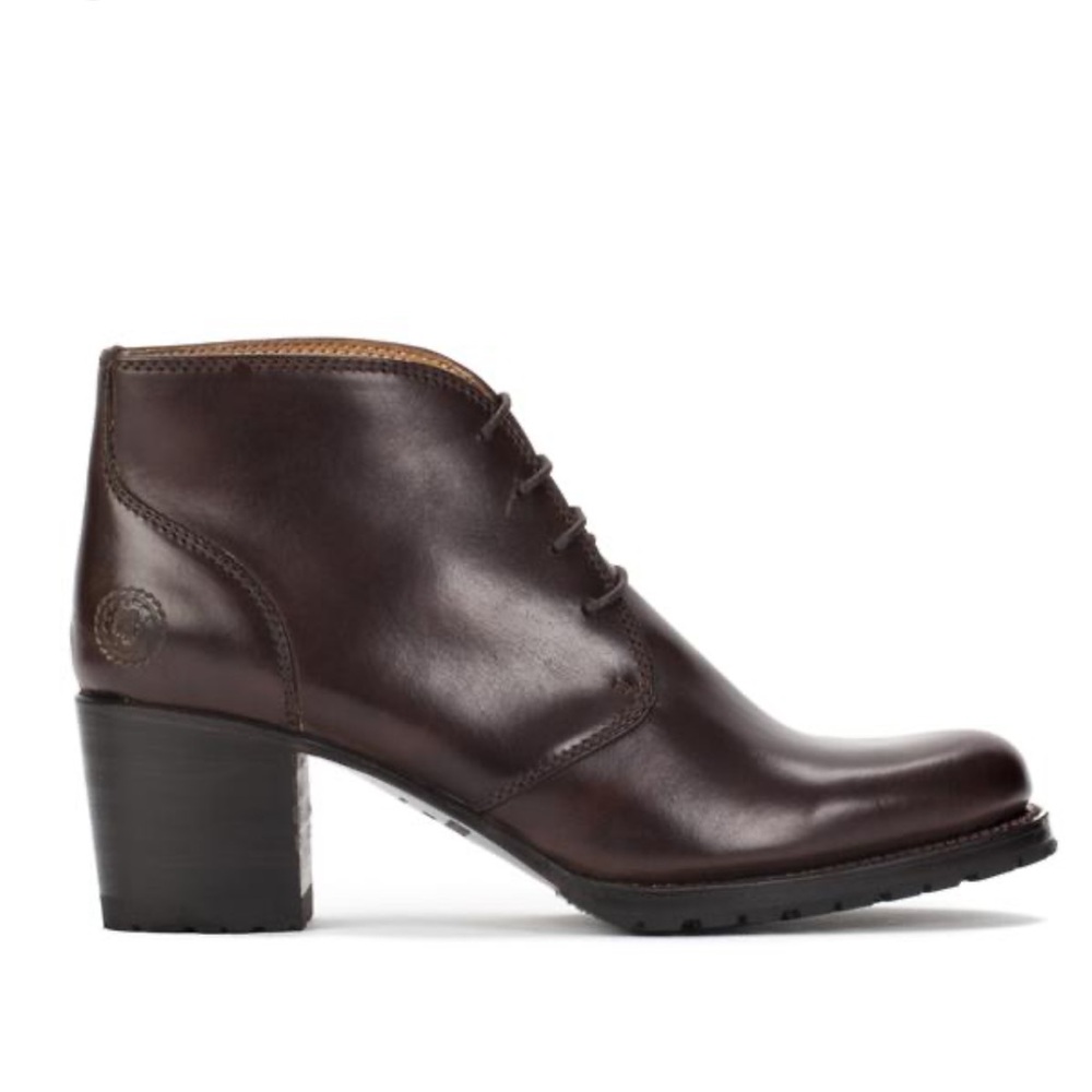 NWOB RANCH ROAD LEATHER ANKLE BOOTS
Starr Brown 7.5